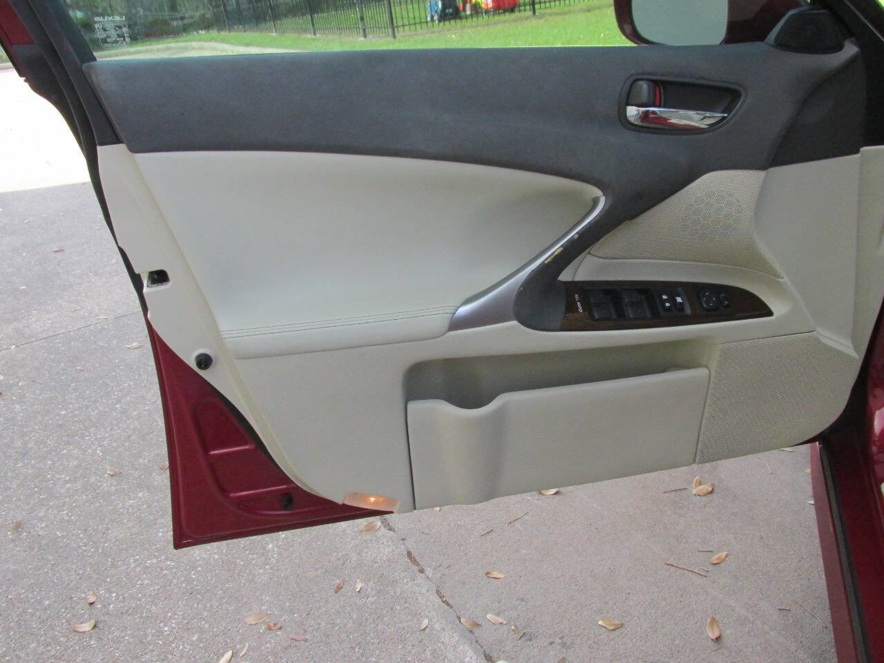 Used 2011 Lexus IS 250 w/ Premium Pkg Value Edition image 10