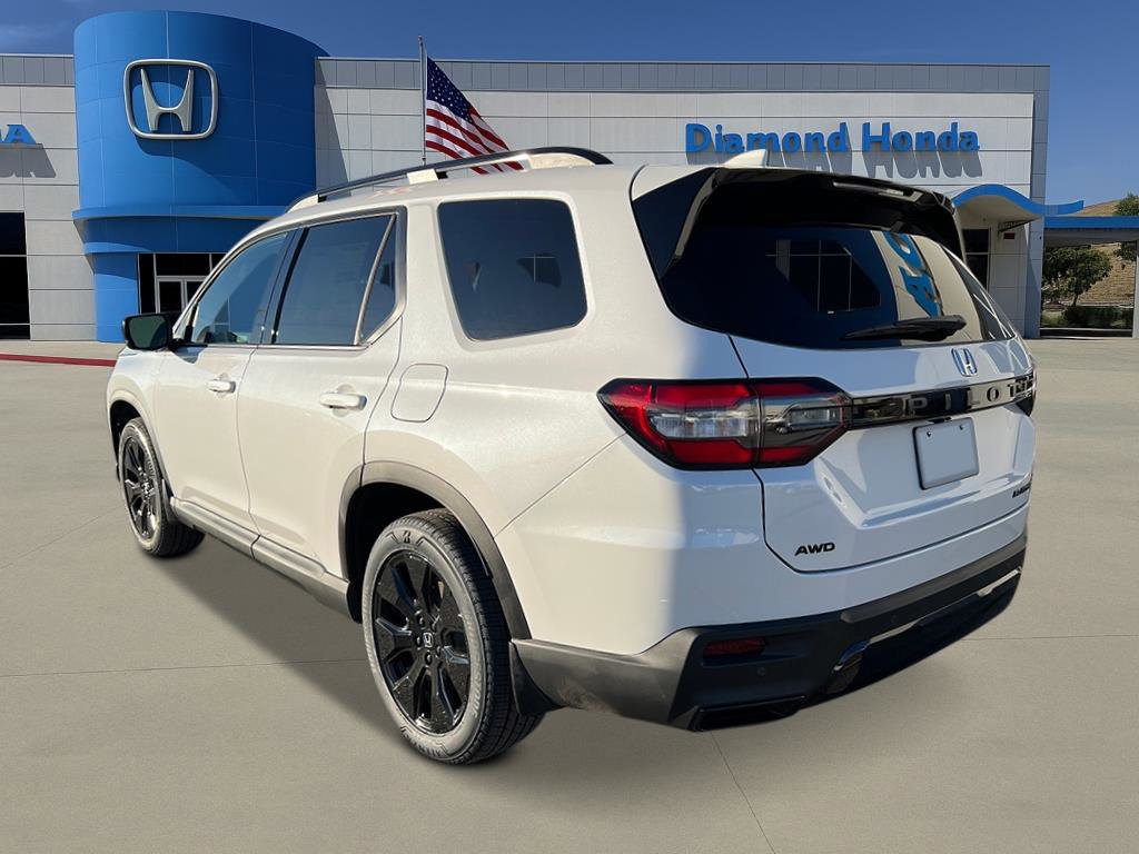 New 2026 Honda Pilot Black Edition image 3