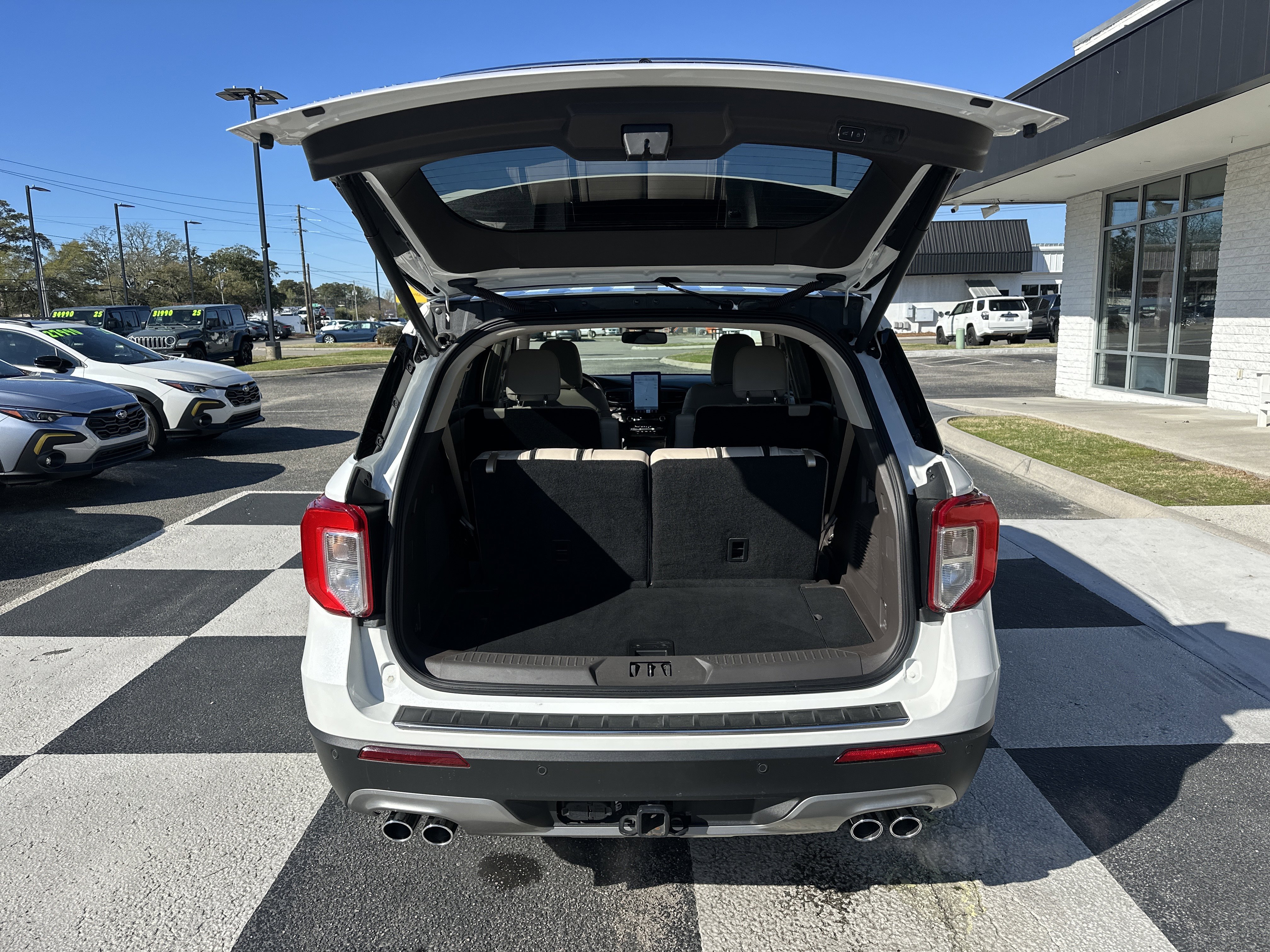 Used 2021 Ford Explorer Platinum w/ Equipment Group 601A image 5