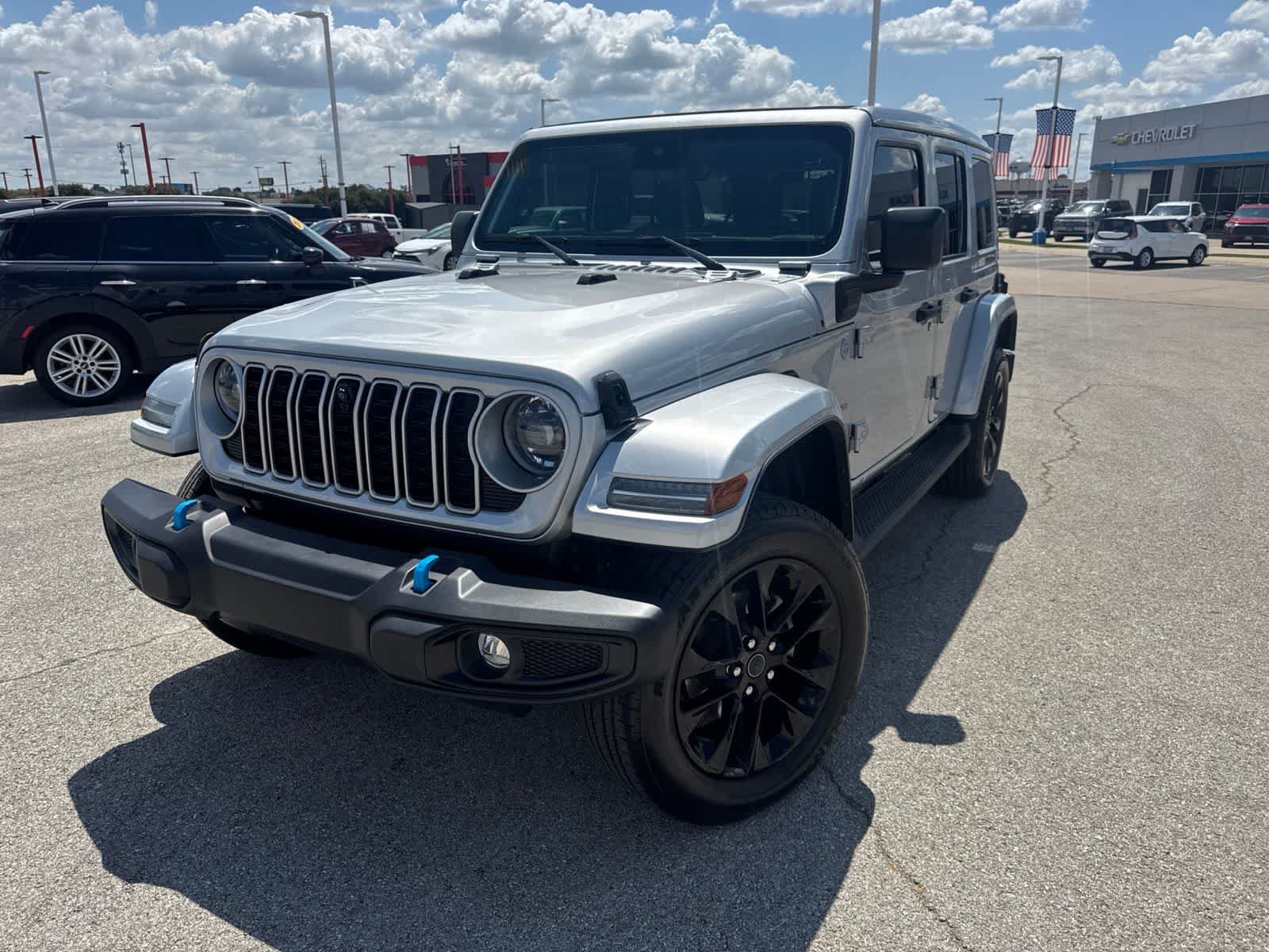Used 2024 Jeep Wrangler Unlimited Sahara w/ Technology Group AWD/4WD image 1