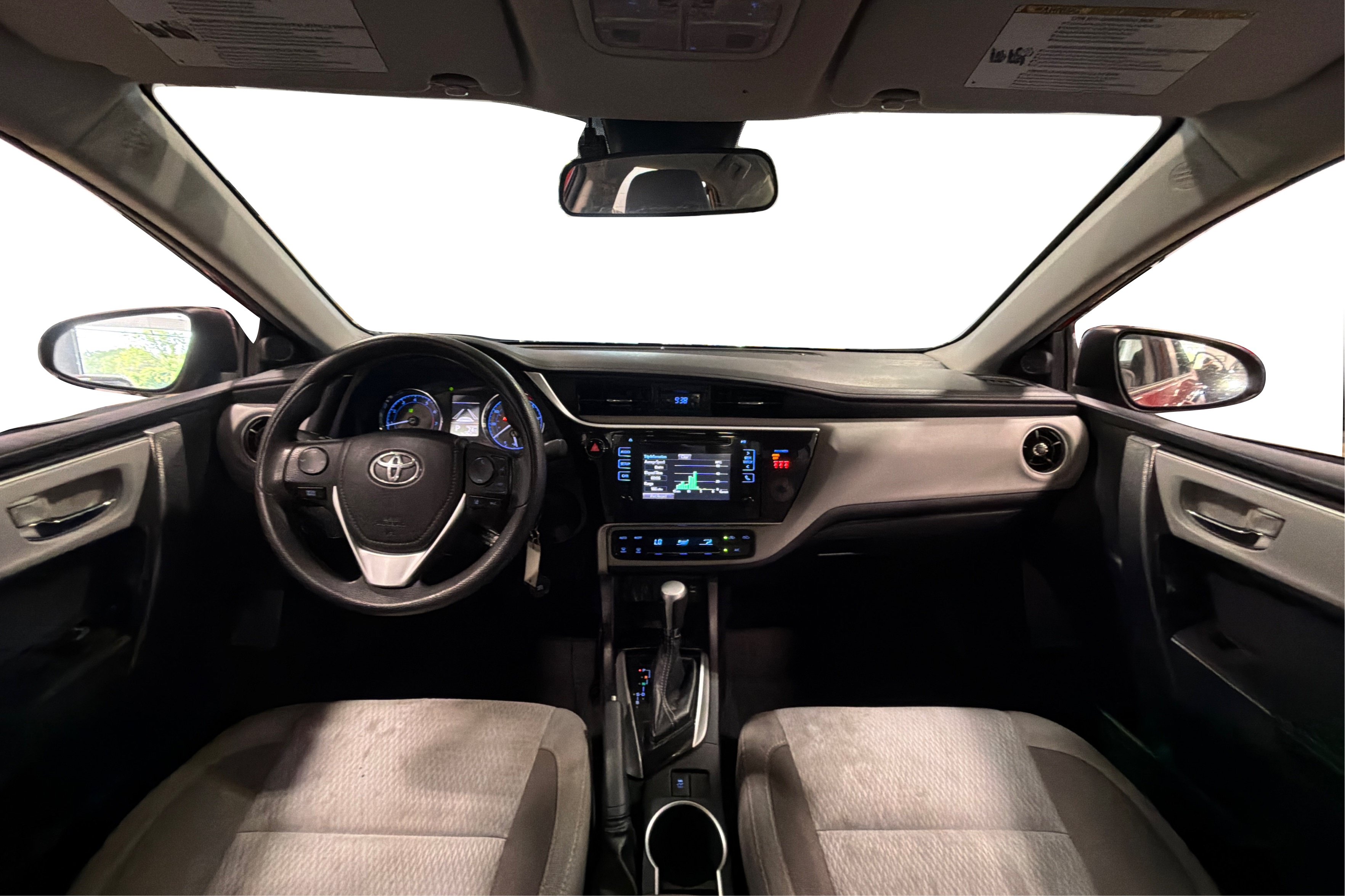 Used 2018 Toyota Corolla LE FWD image 36