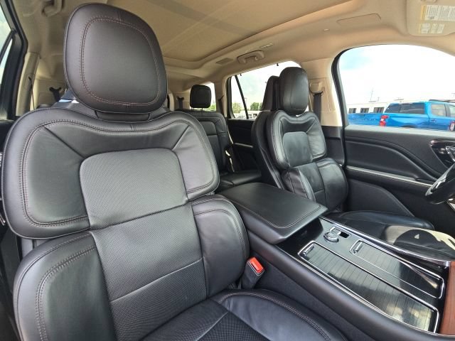 Used 2023 Lincoln Aviator Reserve w/ Equipment Group 201A AWD/4WD image 23
