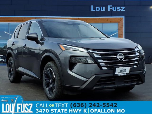 Used 2024 Nissan Rogue SV image 1