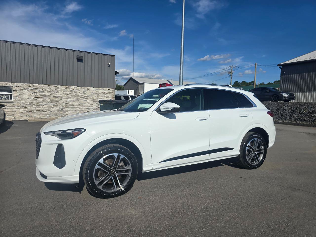 Used 2025 Audi Q5 Premium AWD/4WD image 3