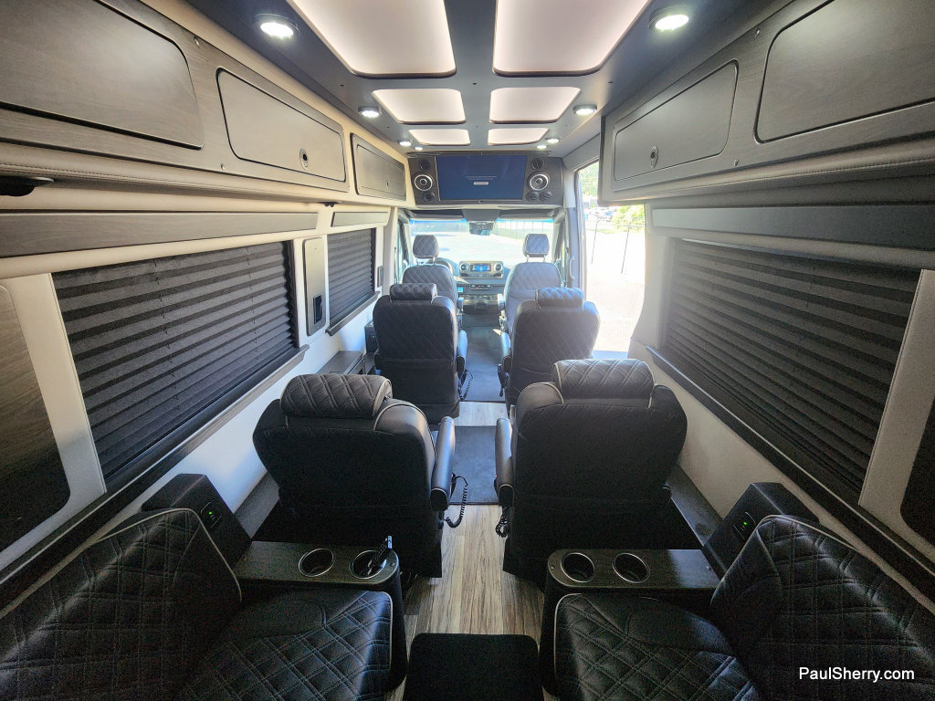 Used 2024 Mercedes-Benz Sprinter 3500 image 43