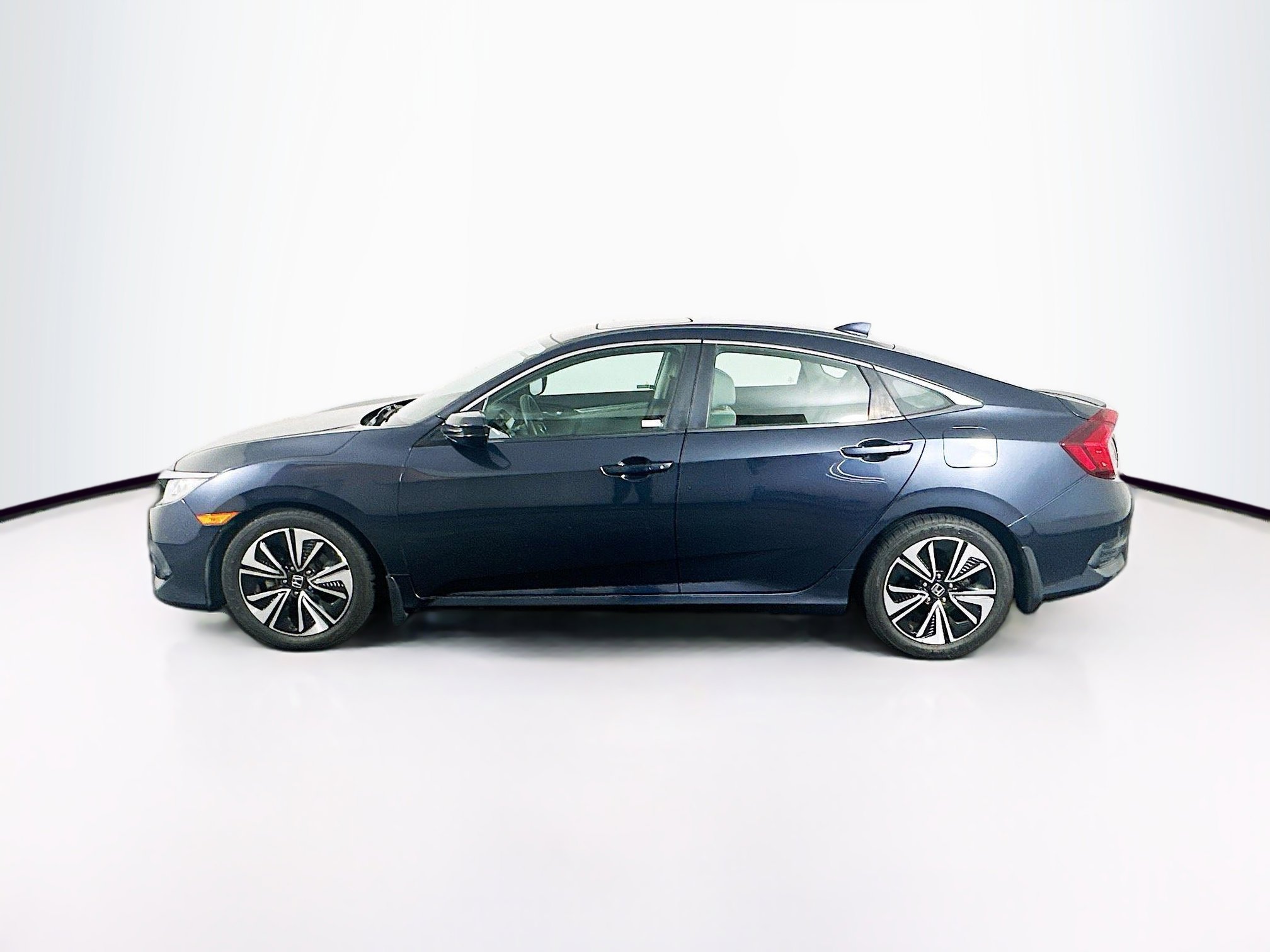 Used 2016 Honda Civic EX-T image 4