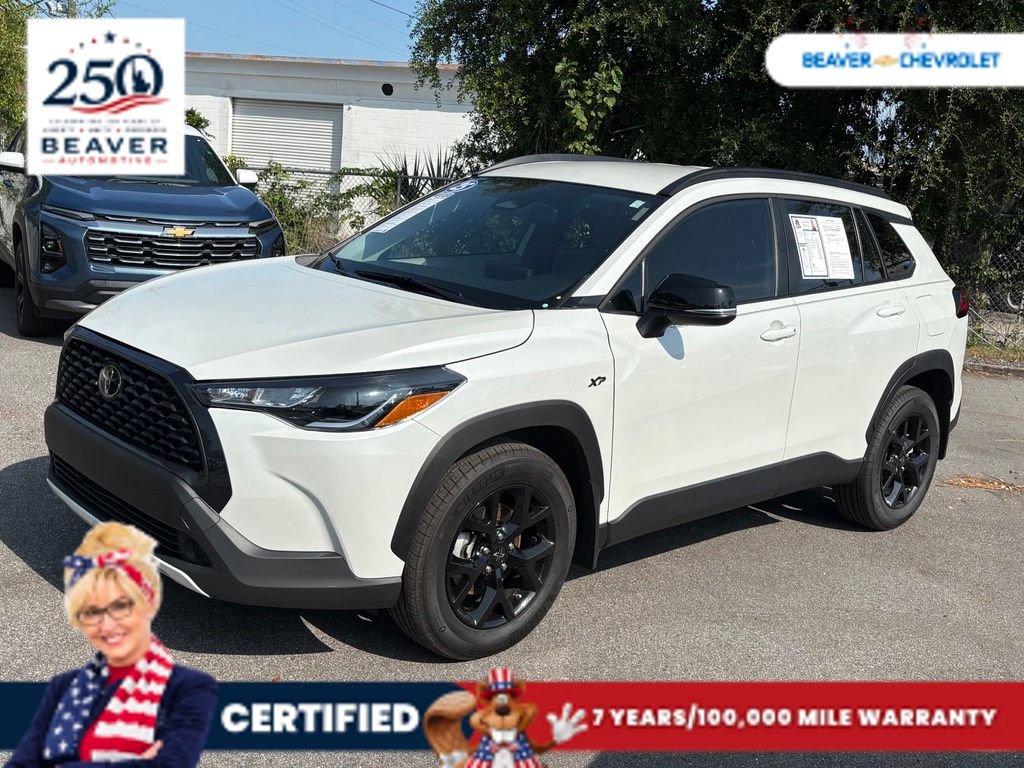 Used 2025 Toyota Corolla Cross LE FWD image 1