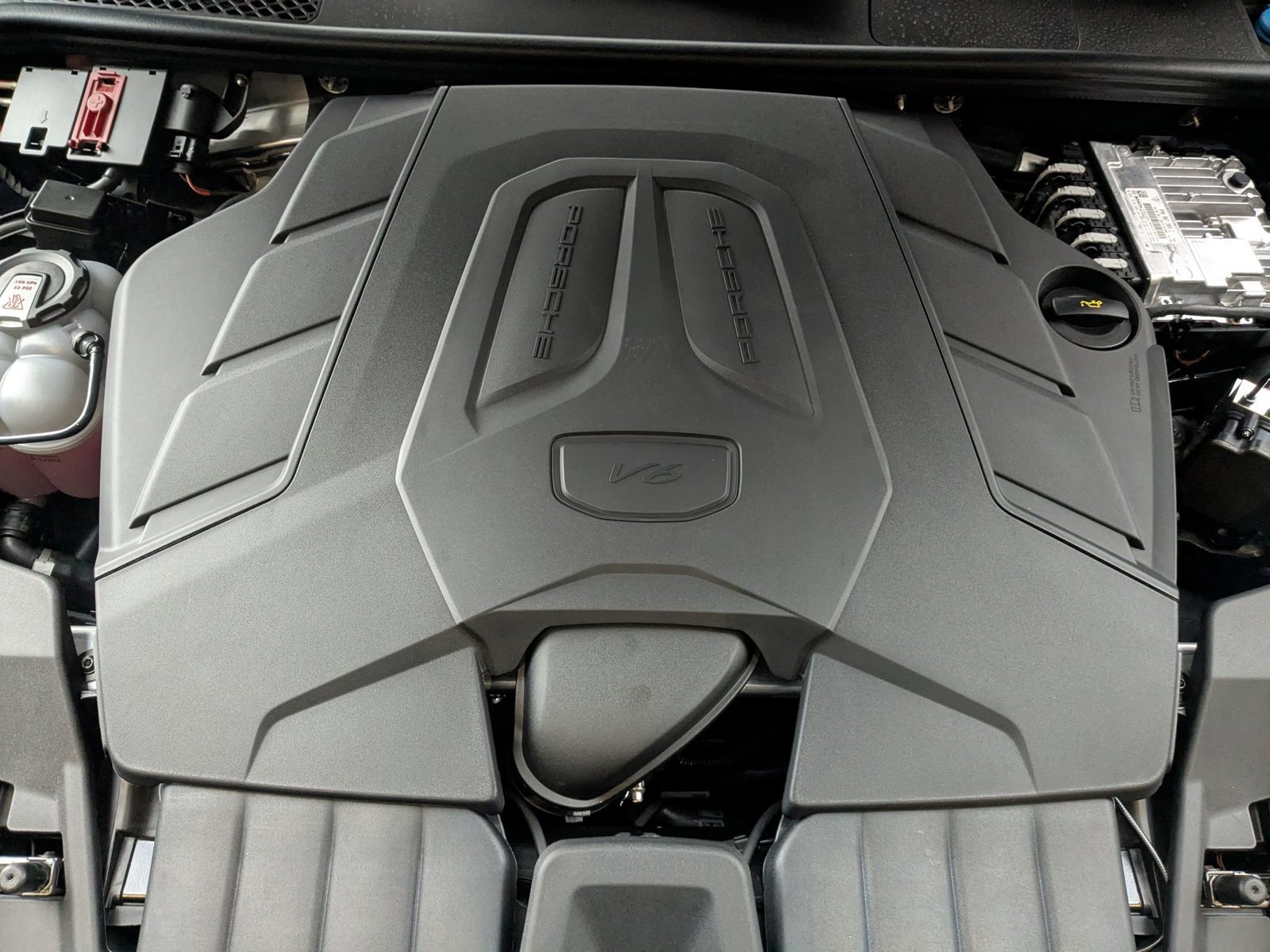 Certified 2026 Porsche Cayenne AWD/4WD image 28