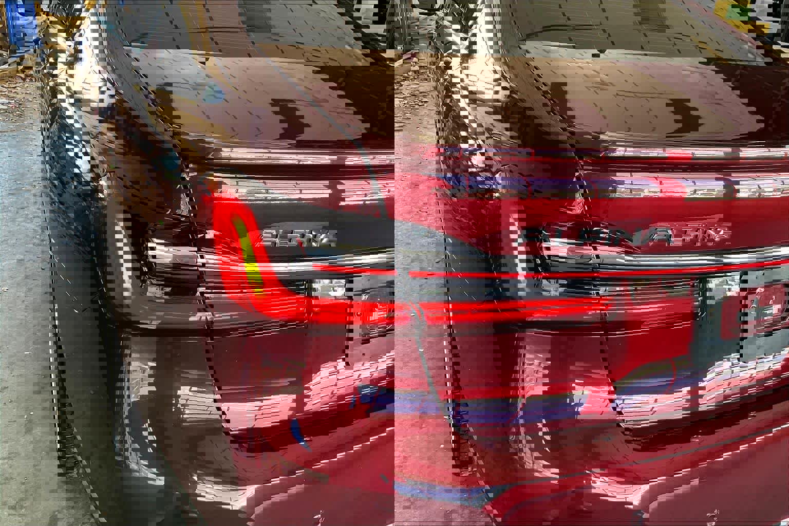 Used 2022 BMW ALPINA B7 xDrive w/ Luxury Rear Seating Package image 27