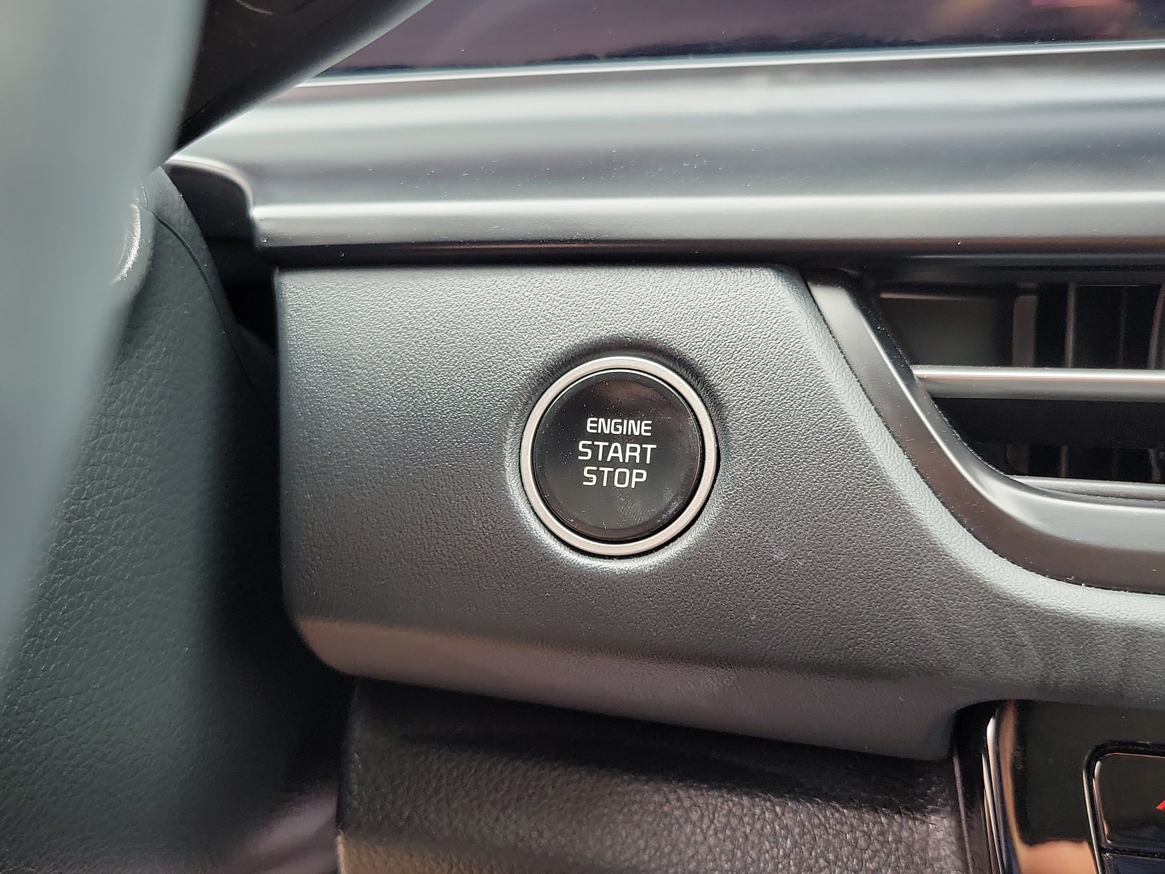 Used 2025 Kia Seltos EX FWD image 16