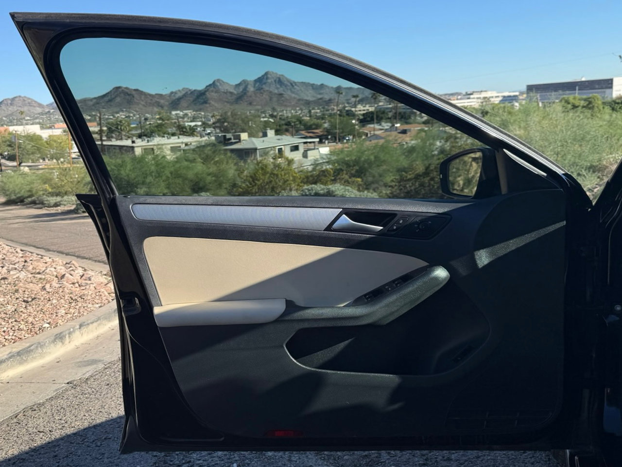 Used 2017 Volkswagen Jetta SE image 39