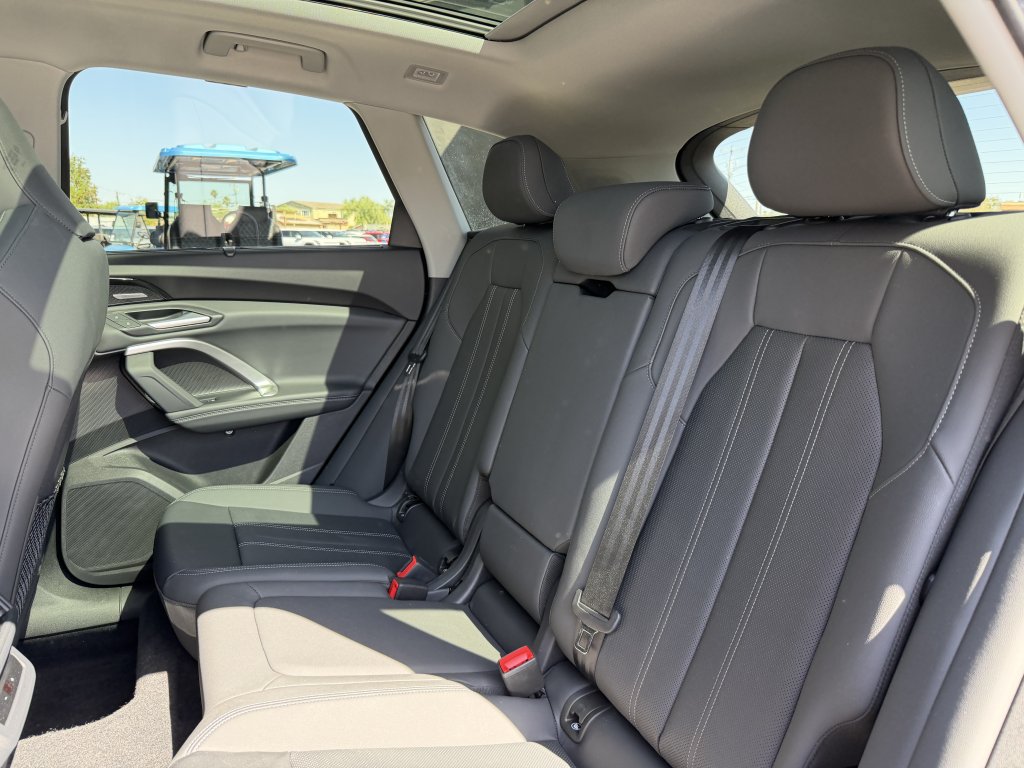 Used 2025 Audi Q5 Premium w/ Premium Plus AWD/4WD image 36