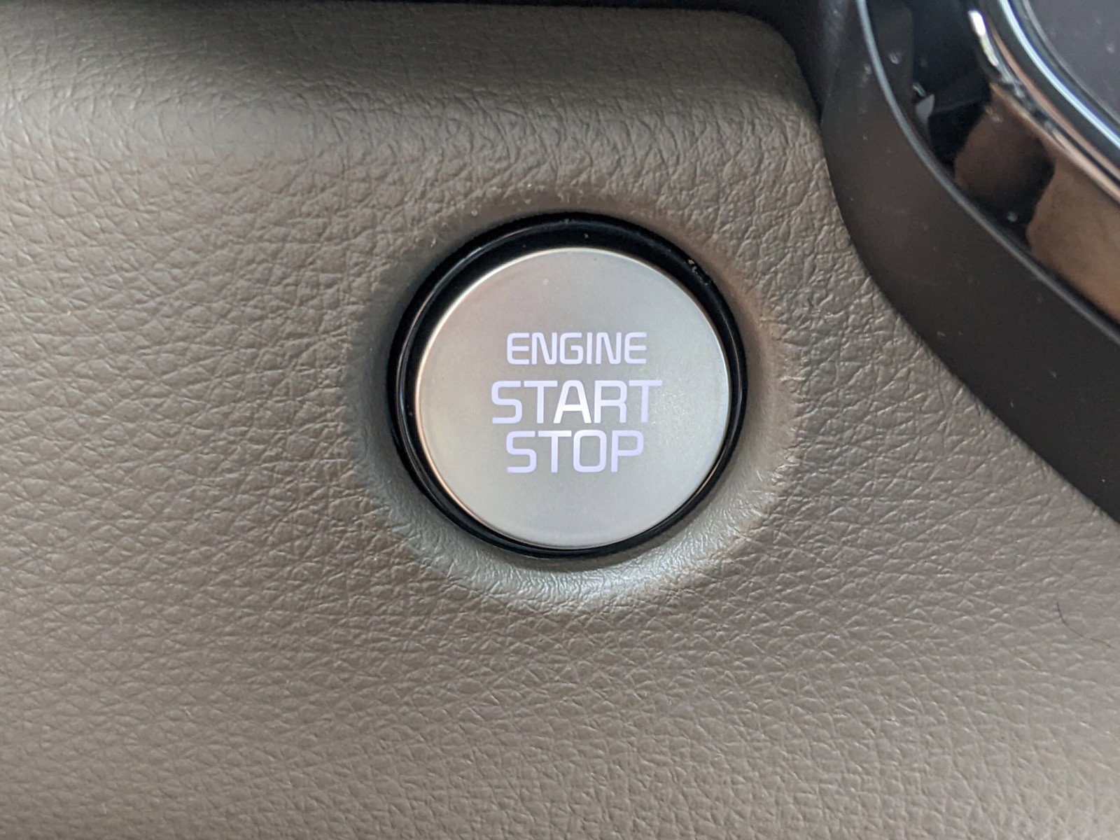 Used 2025 Kia Carnival image 26