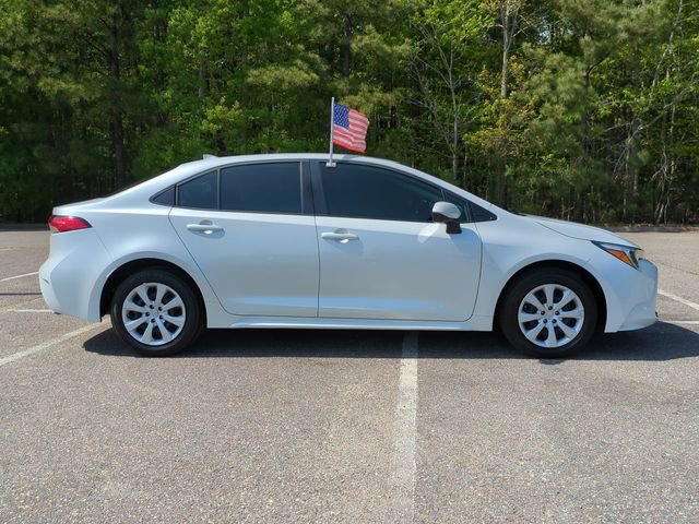 Used 2024 Toyota Corolla LE image 3