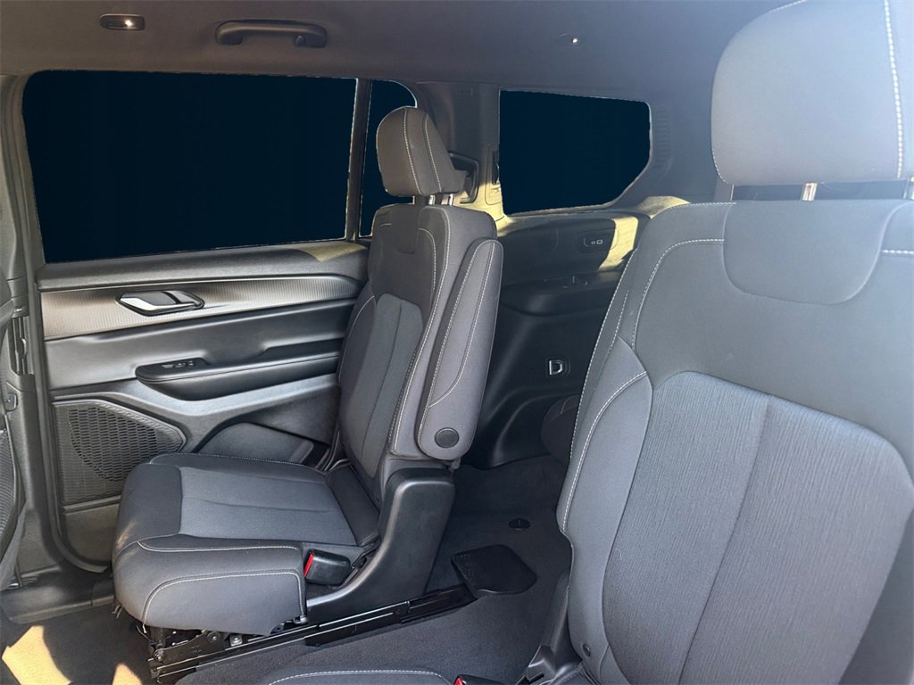 Used 2024 Jeep Grand Cherokee L Laredo w/ Luxury Tech Group I image 16