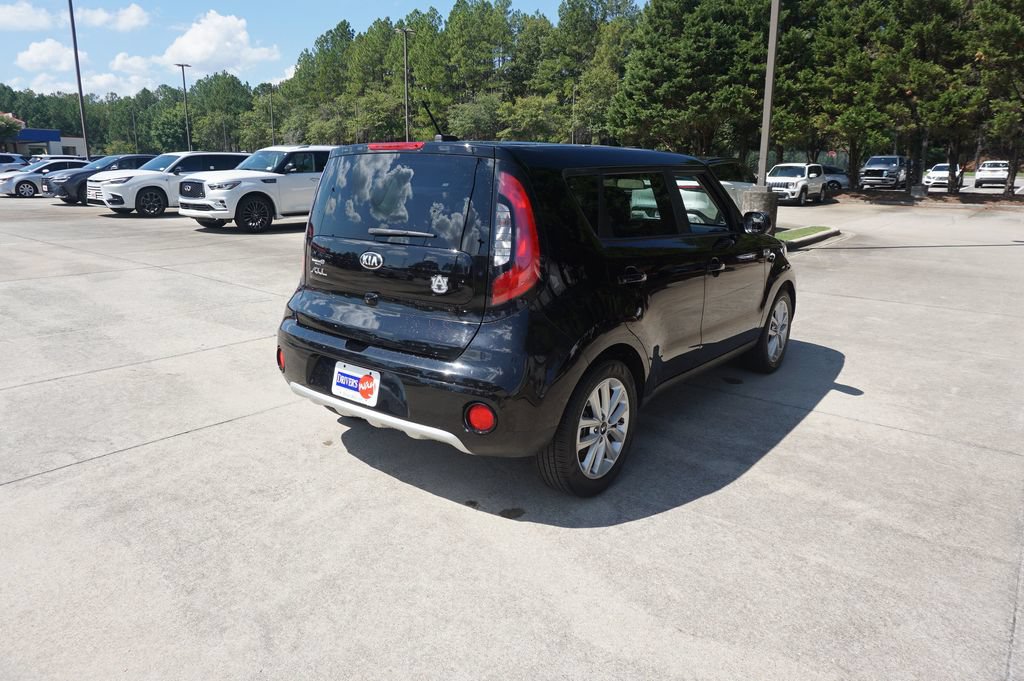 Used 2018 Kia Soul + FWD image 18