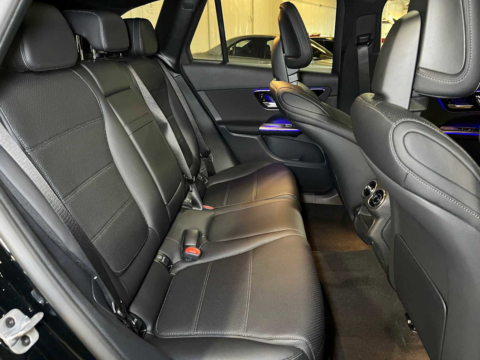 New 2025 Mercedes-Benz GLC 300 4MATIC image 12