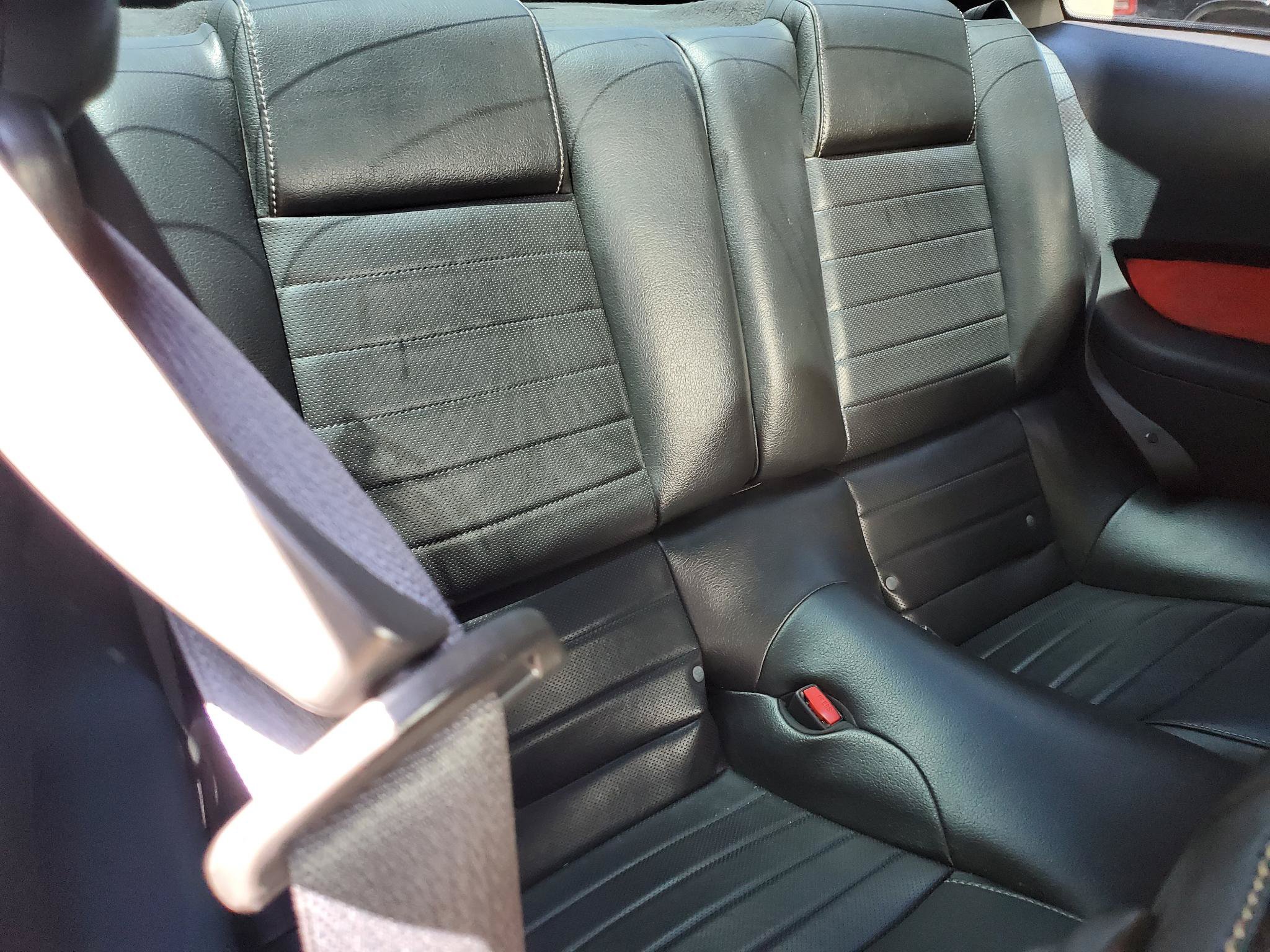 Used 2010 Ford Mustang GT Premium RWD image 31