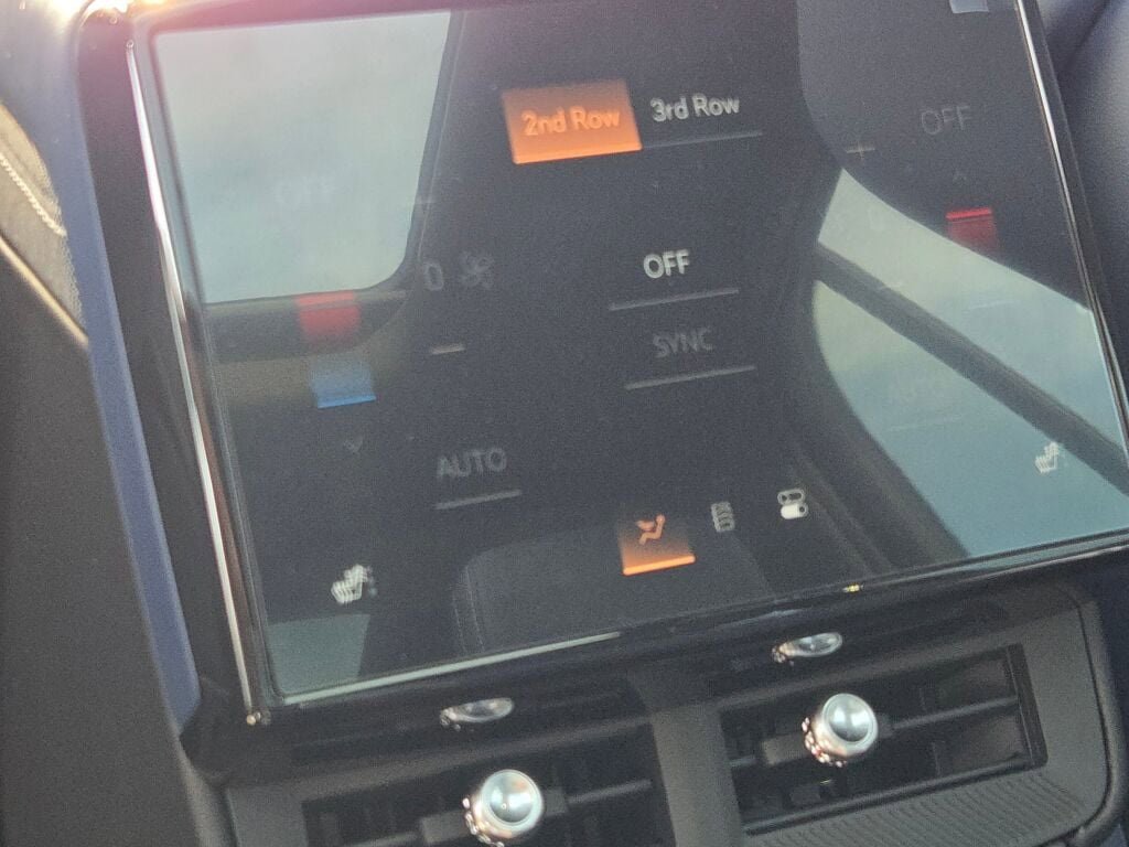 New 2026 Cadillac Vistiq Premium Luxury w/ LPO, Floor Liner Package image 18