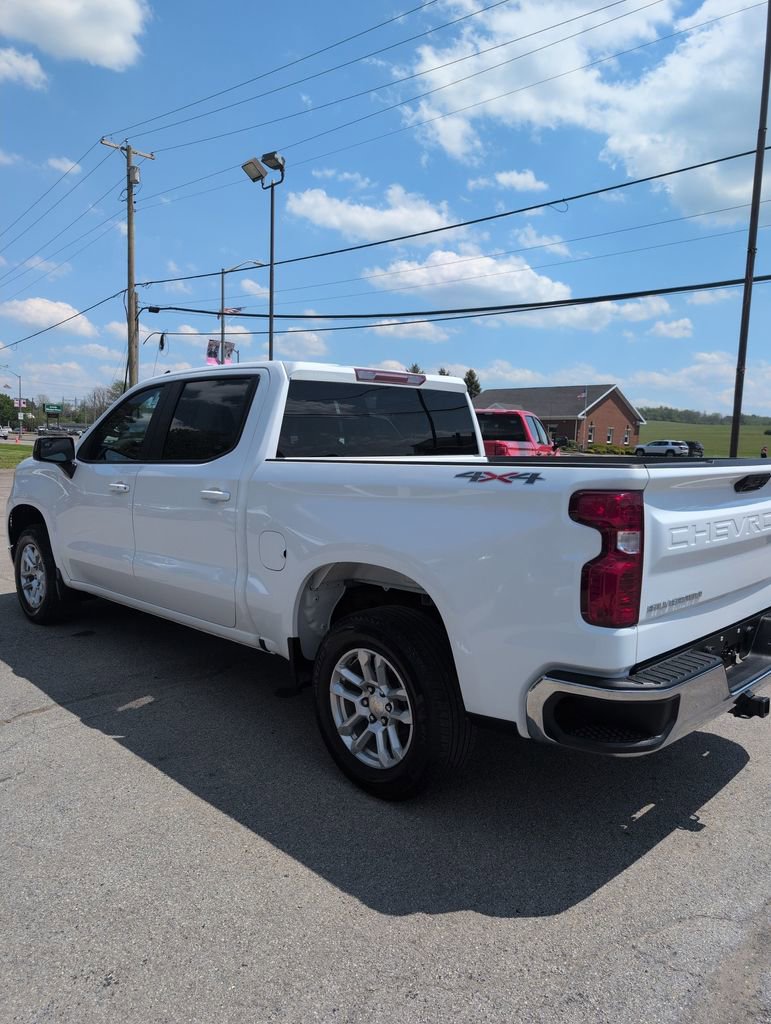 Used 2023 Chevrolet Silverado 1500 LT AWD/4WD image 3
