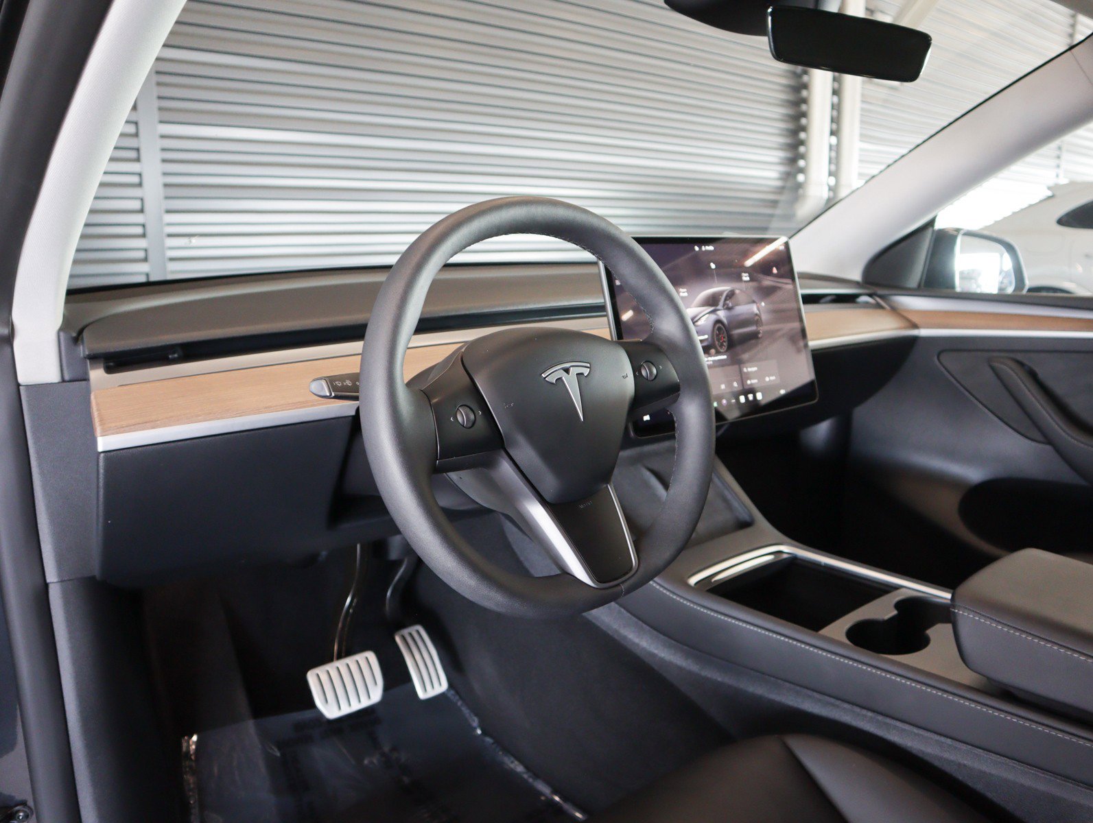 Used 2024 Tesla Model Y Performance image 13