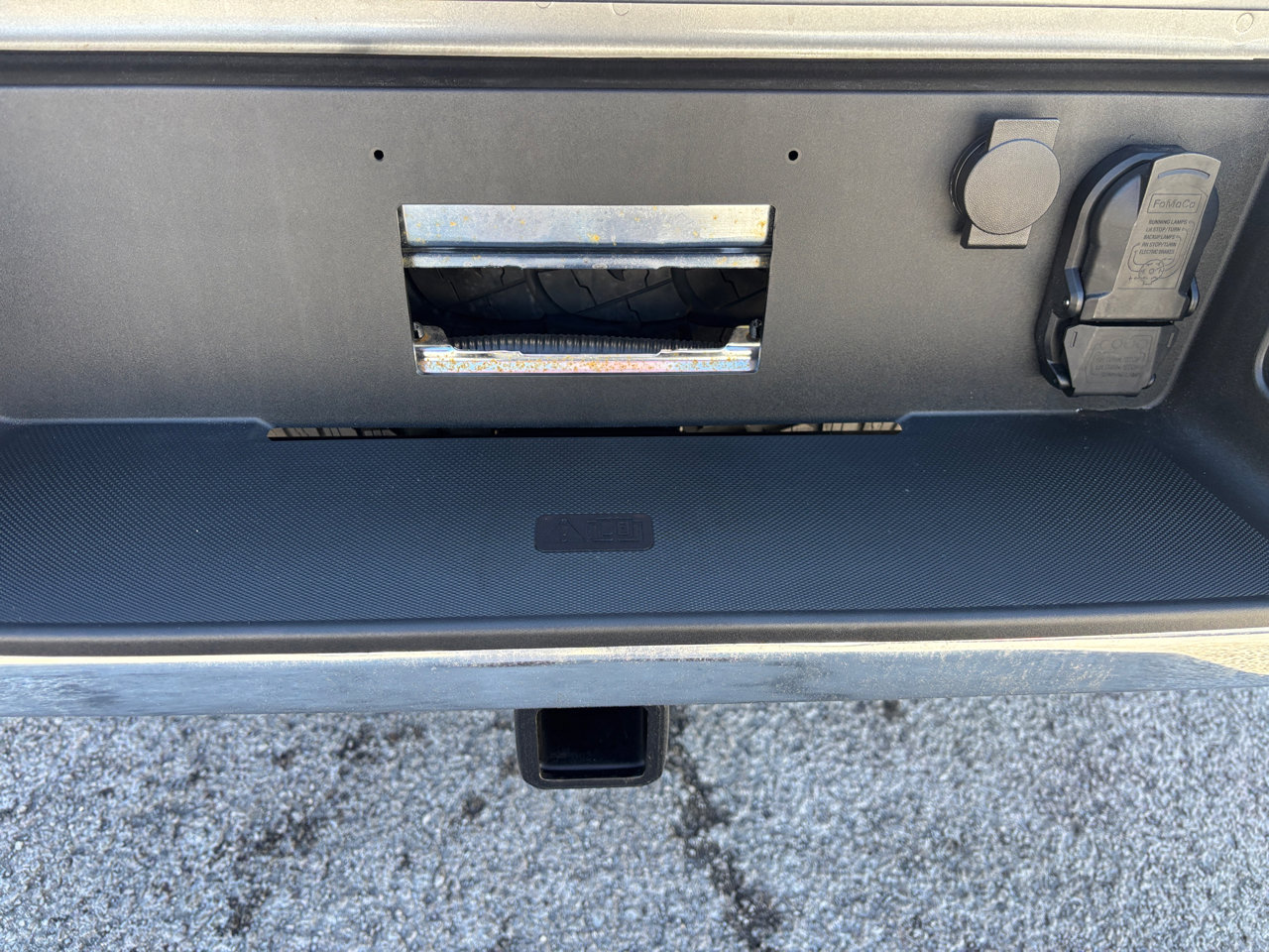 Used 2025 Ford F150 Lariat w/ Equipment Group 502A High image 5