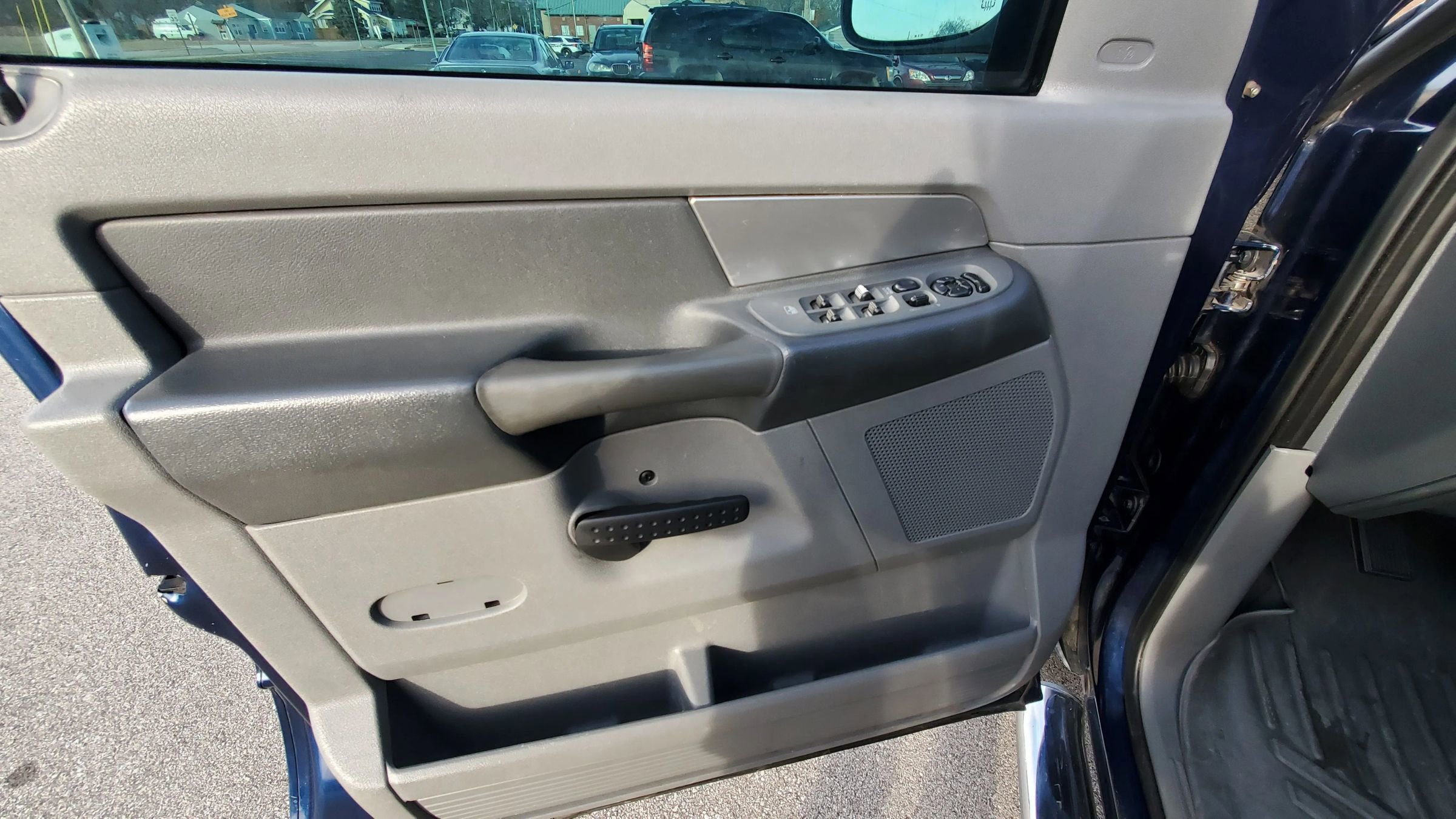 Used 2008 Dodge Ram 1500 Truck SLT image 17