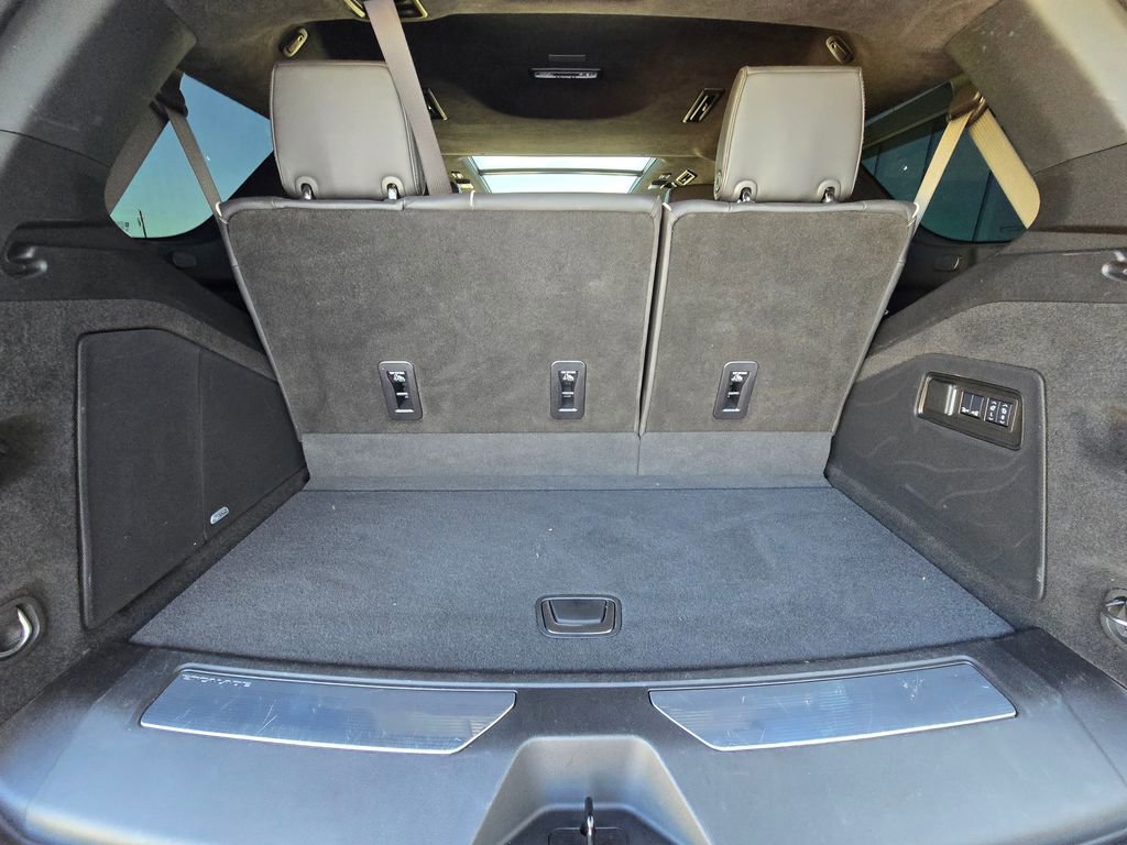 Used 2025 Cadillac Escalade V w/ LPO, Floor Liner Package AWD/4WD image 38