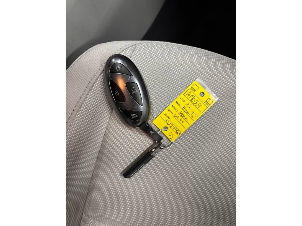 Certified 2025 Hyundai Kona SEL image 31