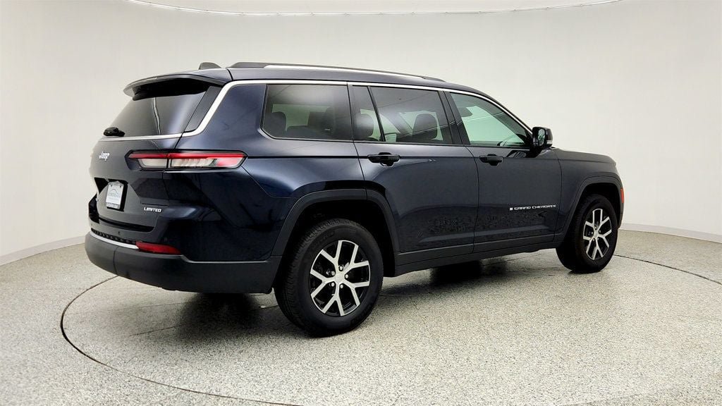 Used 2023 Jeep Grand Cherokee L Limited AWD/4WD image 5