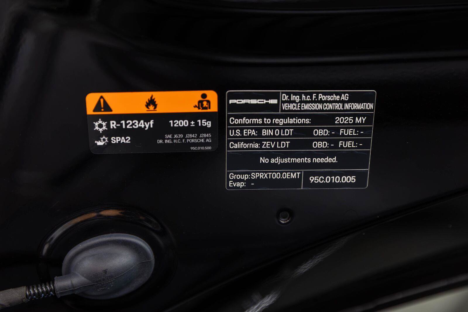 Used 2025 Porsche Macan 4S Electric AWD/4WD image 43