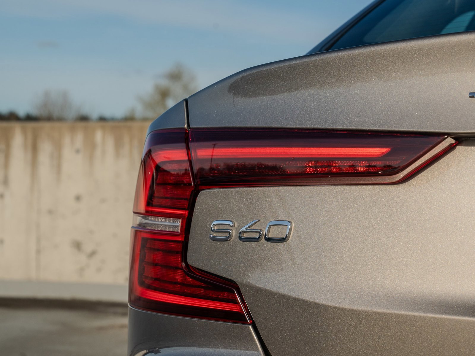 Used 2019 Volvo S60 T6 Momentum w/ Multimedia Package image 10