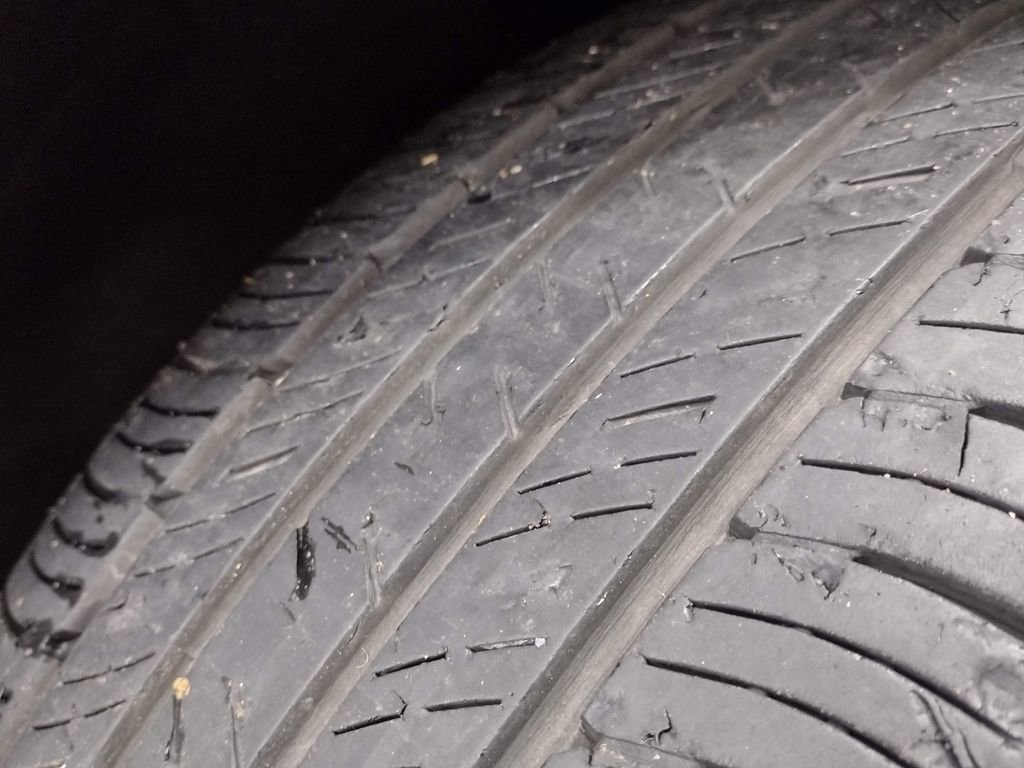 Used 2023 Buick Envision Essence image 9