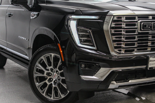 New 2026 GMC Yukon Denali w/ Sun & Power Step Package AWD/4WD image 3