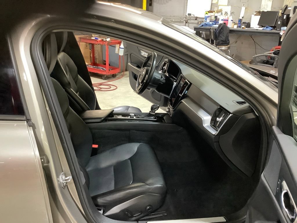 Used 2020 Volvo S60 T6 Momentum AWD/4WD image 21