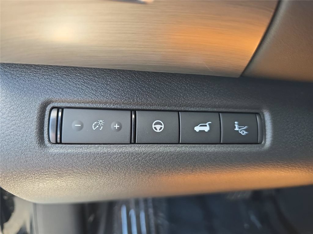 Used 2025 Nissan Pathfinder Platinum FWD image 25