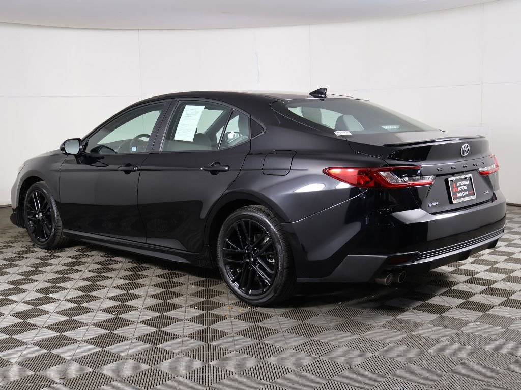 Used 2025 Toyota Camry SE FWD image 7