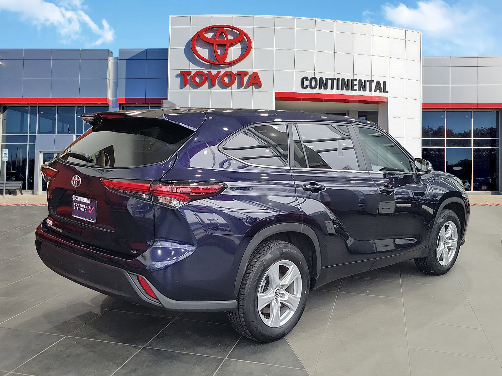 Certified 2025 Toyota Highlander LE image 5