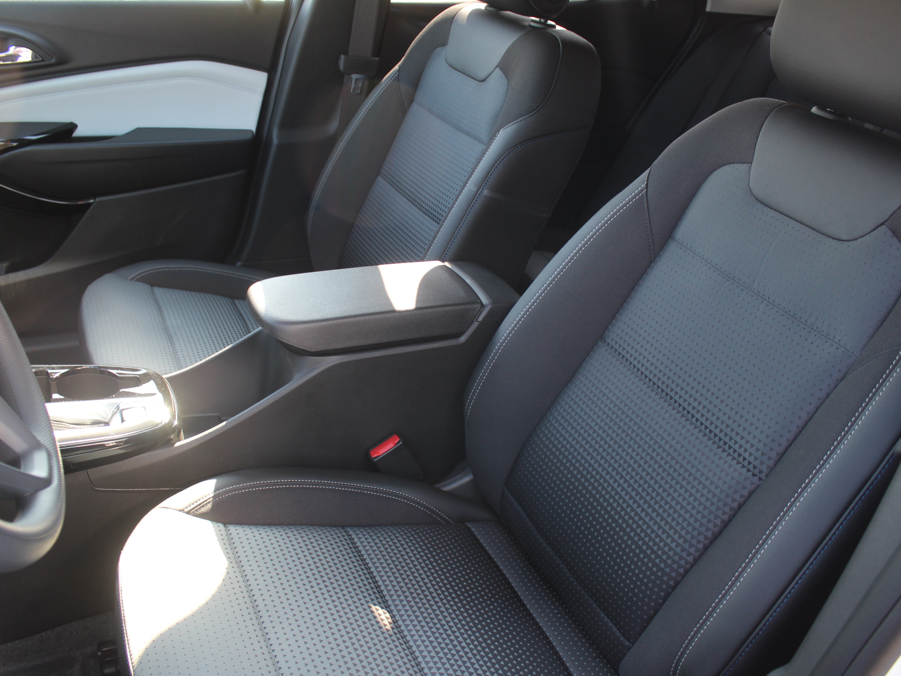 New 2026 Chevrolet Trax LT FWD image 11