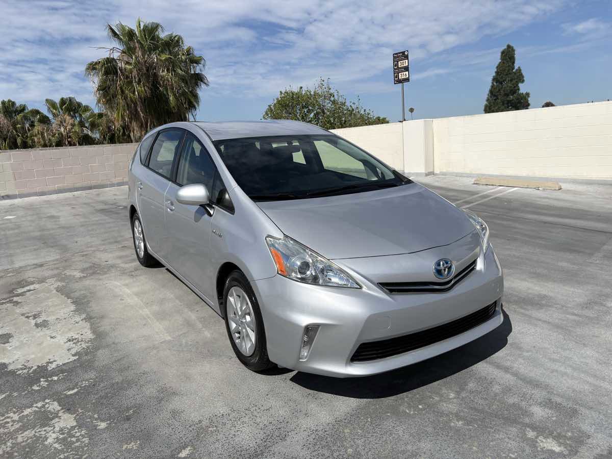 Used 2013 Toyota Prius V Three image 33