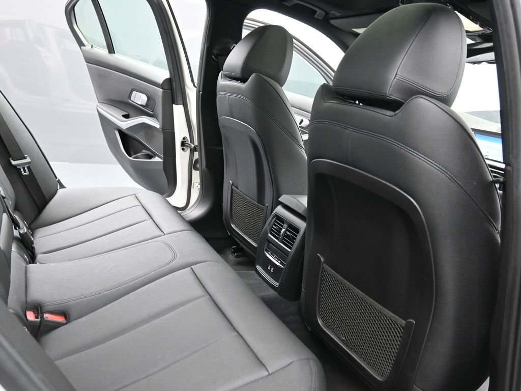 Used 2021 BMW 330i xDrive Sedan w/ Convenience Package image 18