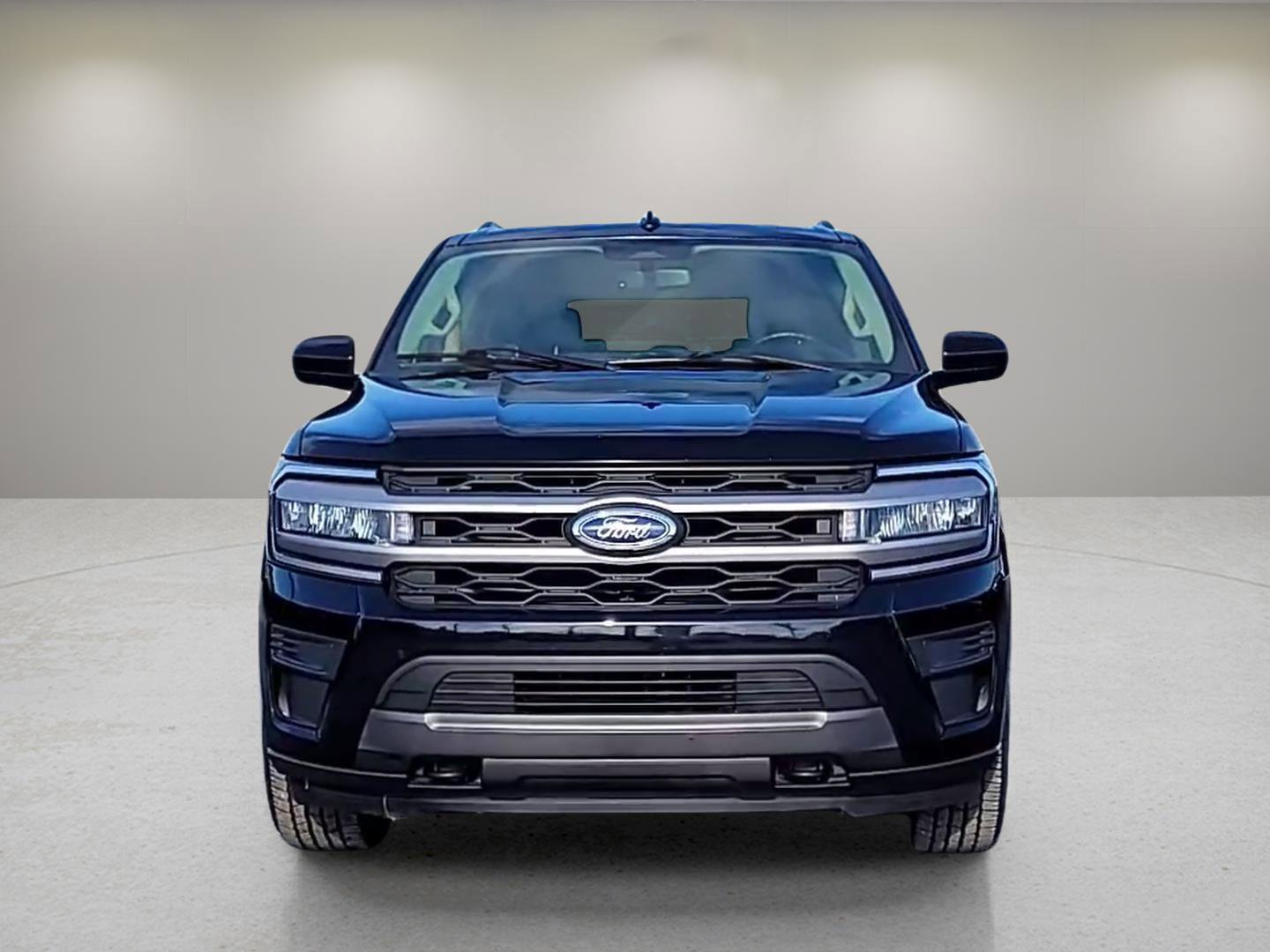 Certified 2022 Ford Expedition XLT image 2