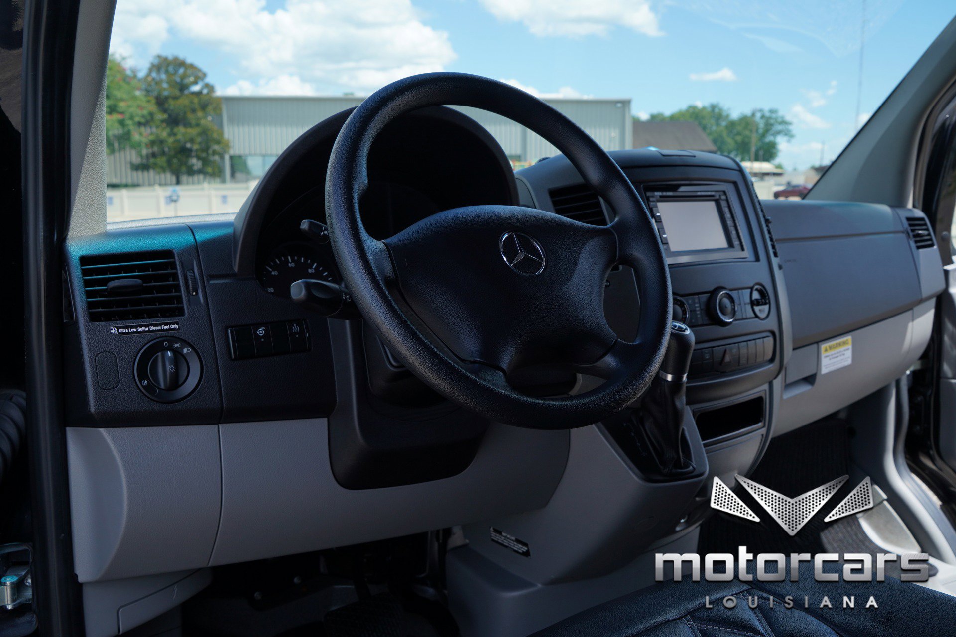 Used 2015 Mercedes-Benz Sprinter 3500 image 24