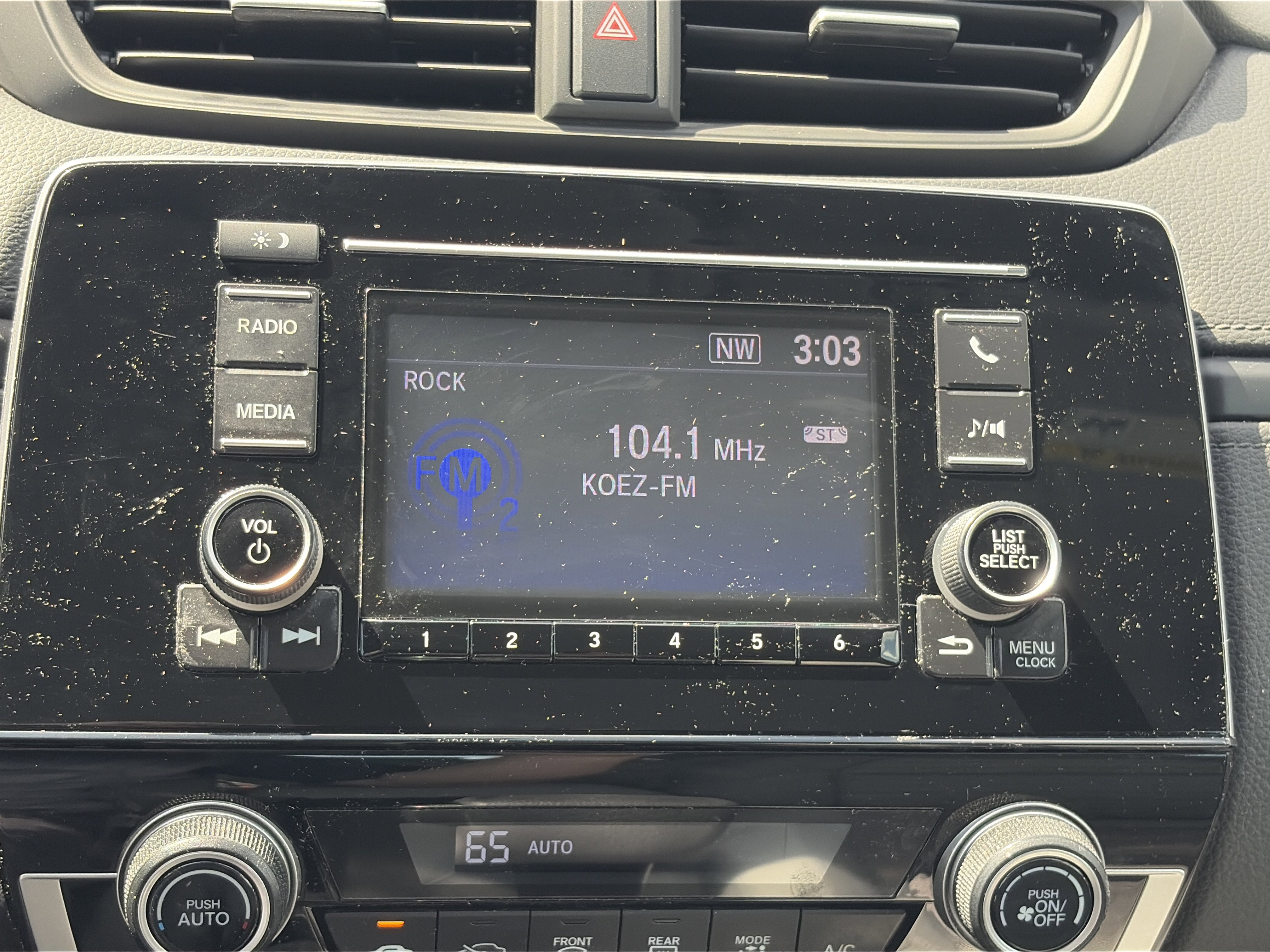 Used 2017 Honda CR-V LX image 28