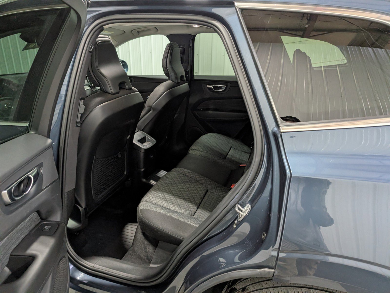 Used 2023 Volvo XC60 T8 Core image 10