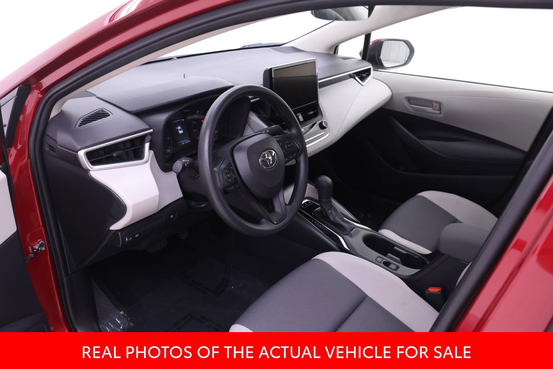 Certified 2025 Toyota Corolla LE FWD image 3