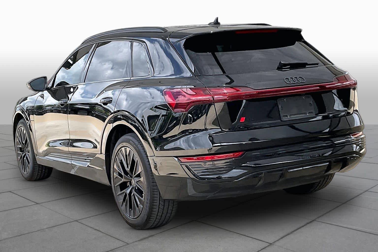 Used 2024 Audi Q8 e-tron Prestige w/ Prestige Package AWD/4WD image 10