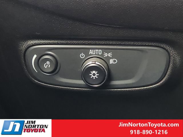 Used 2022 Chevrolet Equinox RS w/ RS Leather Package FWD image 23