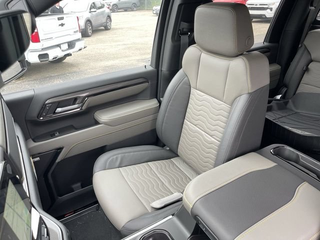 New 2026 Chevrolet Silverado 2500 ZR2 w/ LPO, Dark Essentials Package AWD/4WD image 24