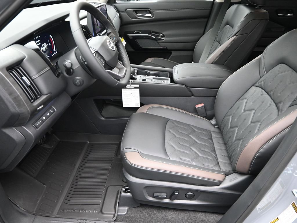 New 2026 Nissan Pathfinder Platinum FWD image 17